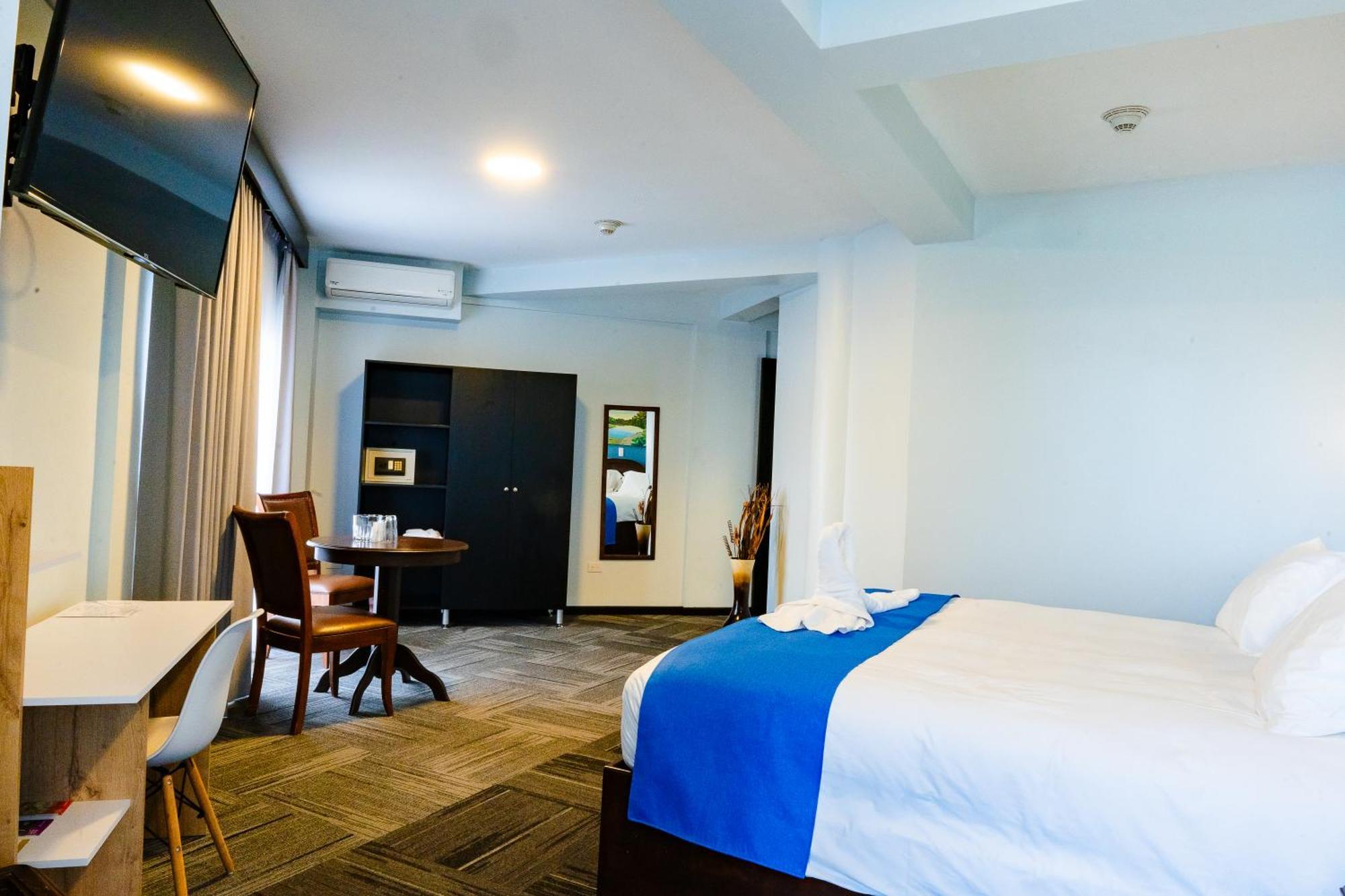 Hotel Luckys San Isidro De El General Bagian luar foto
