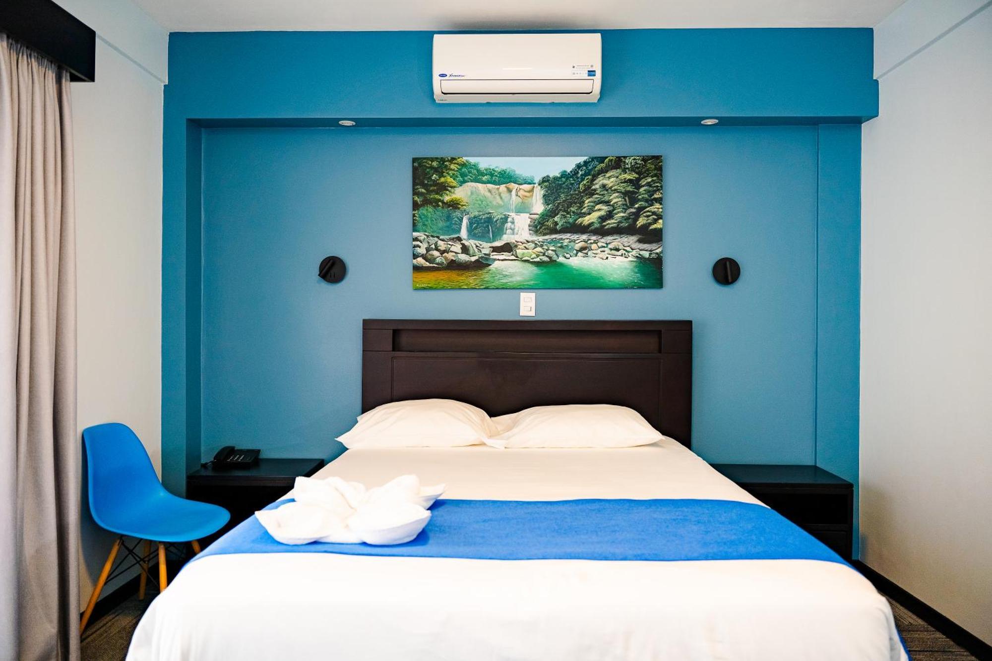 Hotel Luckys San Isidro De El General Bagian luar foto